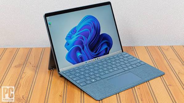 لپتاپ مایکروسافت مدل Surface Pro 9 (نسخه Business) – پردازنده Core i5 نسل ۱۲ / 16GB رم/13.3 اینچی/ هارد 256GB SS استوک